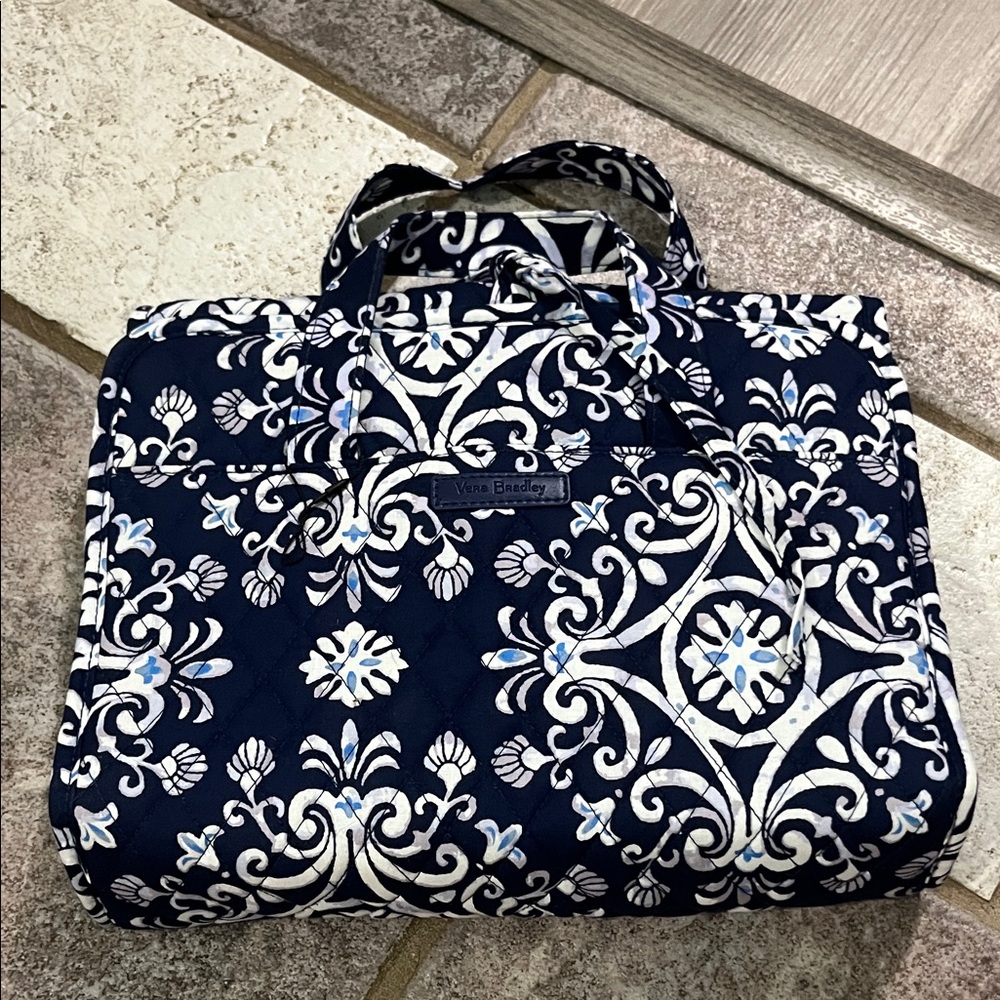 Vera Bradley Navy and White Floral Hanging Organizer